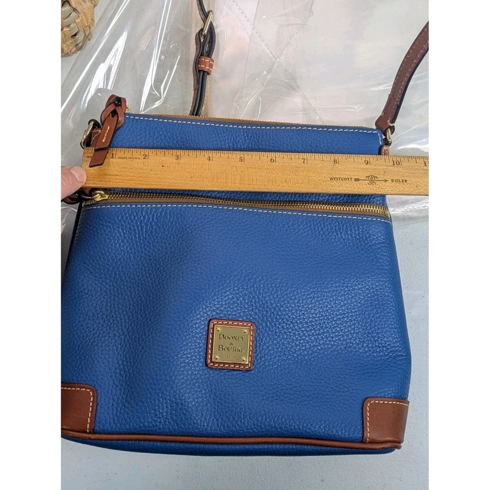 Dooney & Bourke Adjustable Crossbody & Pouch NWOT Blue Pebbled Leather Purse